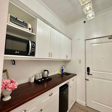 Studio Two Condominium, Alabang - Gold Fiber Wi-Fi -Netflix Ready Muntinlupa City Bagian luar foto