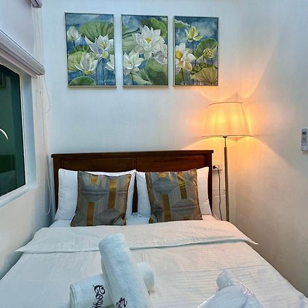 Studio Two Condominium, Alabang - Gold Fiber Wi-Fi -Netflix Ready Muntinlupa City Bagian luar foto